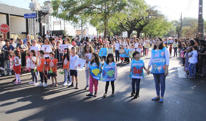 Desfile_civico_celebrou_o_aniversario_de_Araraquara_na_Bent_ode_Abreu_-_Foto_Tete_Viviani_4.jpg