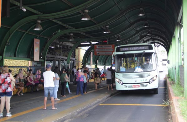 Falta_de_transporte_coletivo_para_alunos_do_curso_noturno_da_Etec_y_apontada_em_documento.jpg